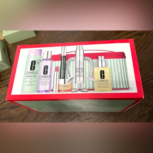 CLINIQUE set best of clinique lotion, lipstick make up remover, mascara serum